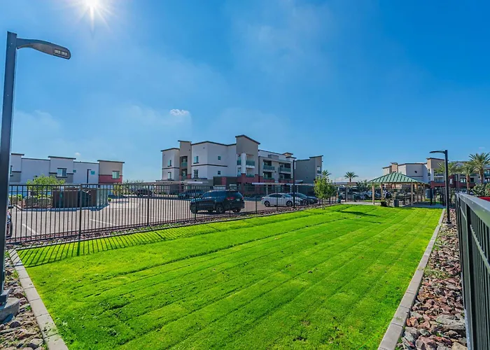 Westgate Area Balcony Pool Gym Parking Wd