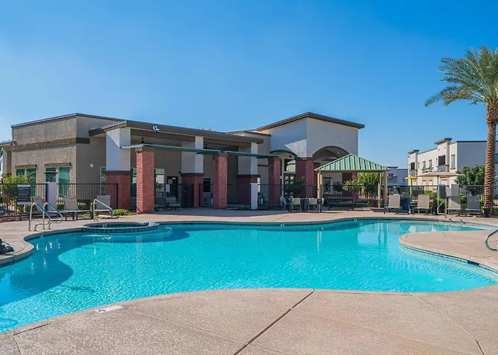 Westgate Area Balcony Pool Gym Parking Wd Apartment Glendale