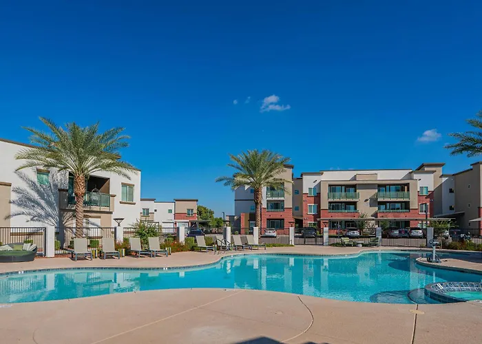 Westgate Area Balcony Pool Gym Parking Wd Apartment Glendale