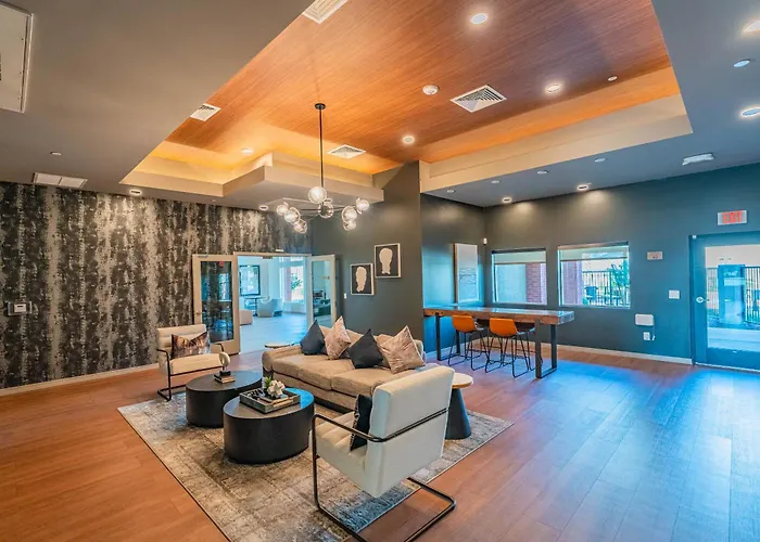 Westgate Area Balcony Pool Gym Parking Wd Apartment