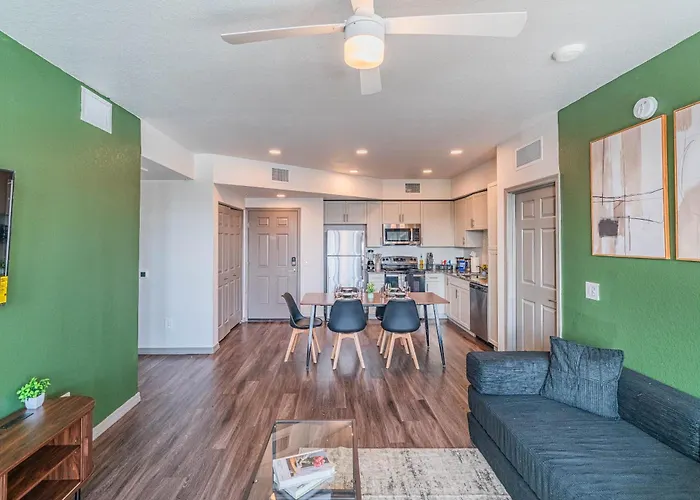 Westgate Area Balcony Pool Gym Parking Wd Glendale