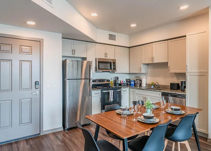 Apartment Westgate Area Balcony Pool Gym Parking Wd
