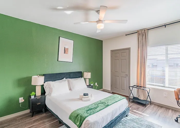 Westgate Area Balcony Pool Gym Parking Wd *