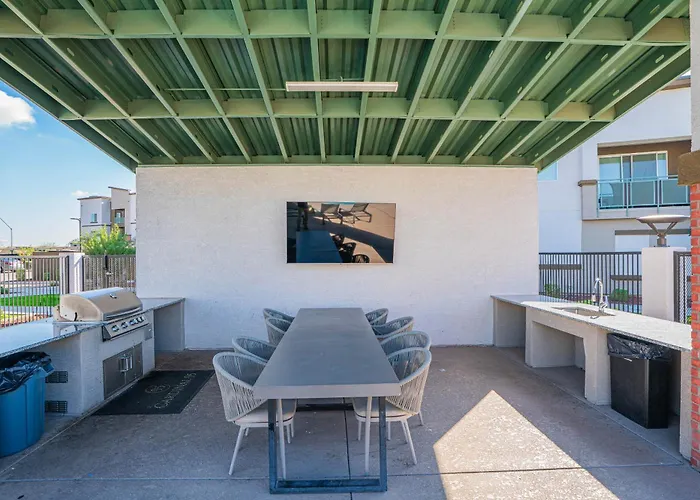 Westgate Area Balcony Pool Gym Parking Wd Apartment *